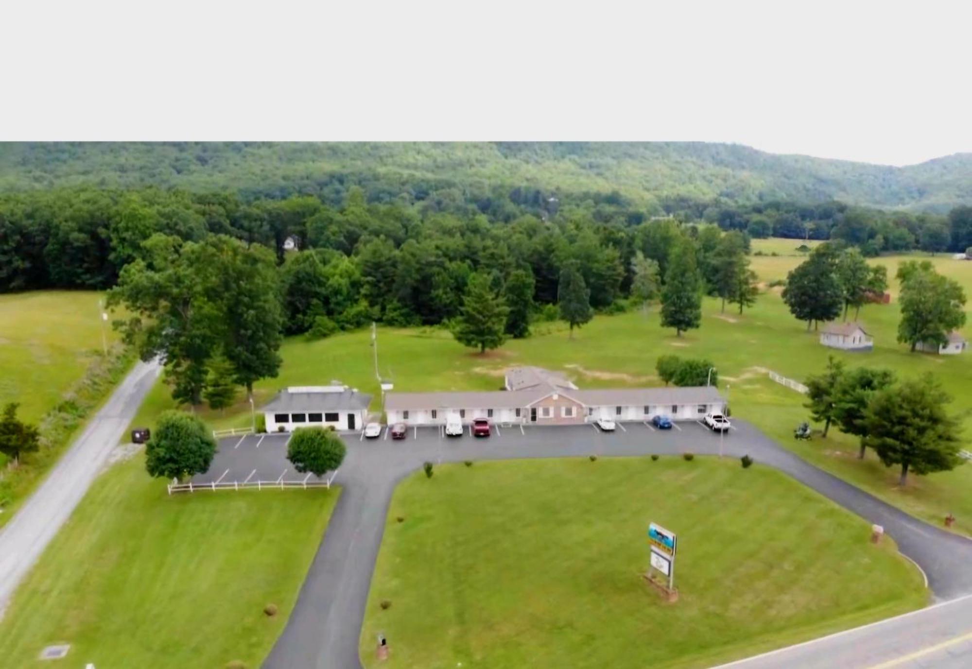 Fox Mountain Inn Max Meadows Экстерьер фото